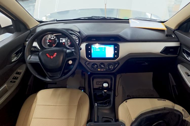 Used Wuling Hongguang 2021 1.5L Facelifted S Comfort Version with Electric Power Steering LAR Center Console