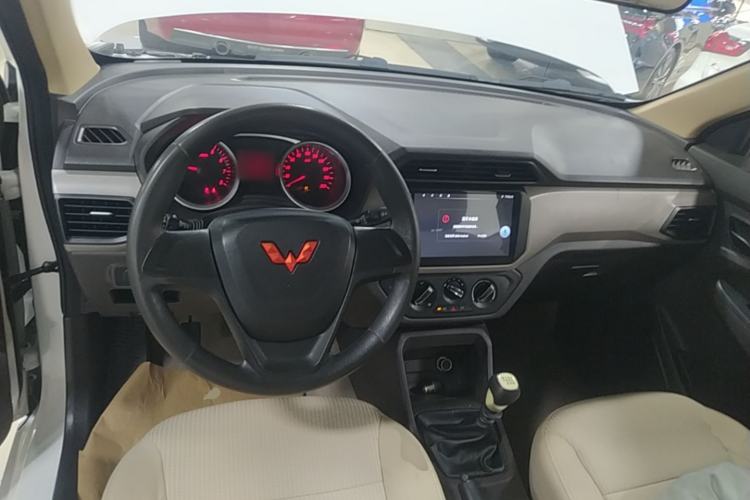 Used Wuling Hongguang 2021 1.5L Revised S Standard Version with Electric Power Steering LAR Center Console