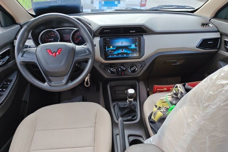 Used Wuling Hongguang 2021 1.5L Revised S Standard Version with Electric Power Steering LAR Center Console