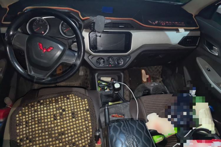 Used Wuling Hongguang 2021 1.5L Facelifted S Comfort Version with Electric Power Steering LAR Center Console