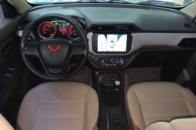 Used Wuling Hongguang 2021 1.5L Revised S Standard Version with Electric Power Steering LAR Center Console