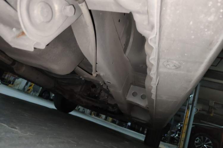 Used Wuling Hongguang 2021 1.5L Restyled S Basic Window-Sealed Car with Electric Power Steering LAR Chassis Rear Right