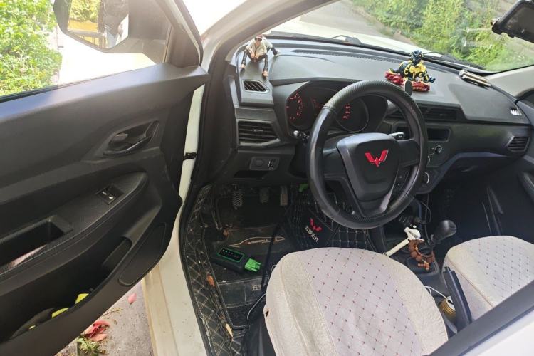 Used Wuling Hongguang 2021 1.5L Revised S Base Version Hydraulic Power Steering LAR Driver Seat