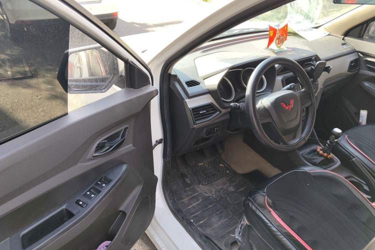 Used Wuling Hongguang 2021 1.5L S Standard Version LAR Driver Seat