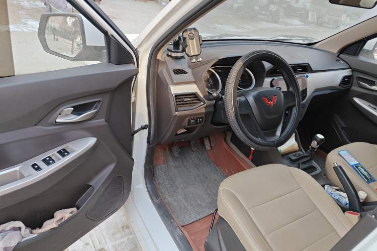 Used Wuling Hongguang 2021 1.5L Facelifted S Comfort Version with Electric Power Steering LAR Driver Seat