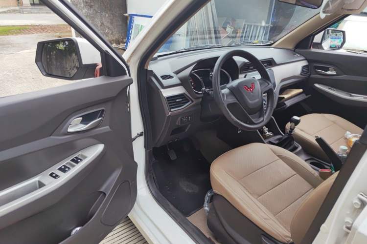 Used Wuling Hongguang 2021 1.5L Facelifted S Comfort Version with Electric Power Steering LAR Driver Seat