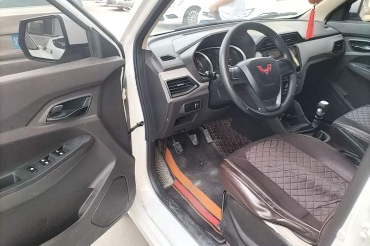 Used Wuling Hongguang 2021 1.5L Revised S Standard Version with Electric Power Steering LAR Driver Seat