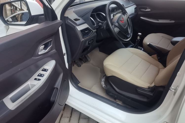 Used Wuling Hongguang 2021 1.5L S Comfort Edition LAR Driver Seat