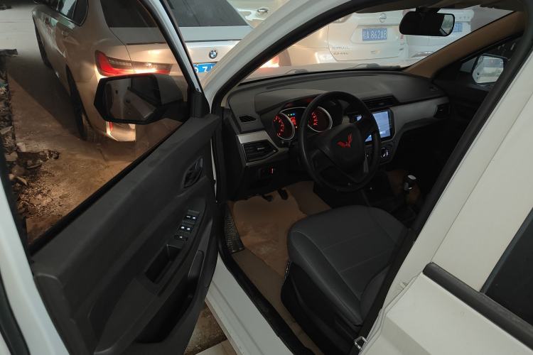 Used Wuling Hongguang 2021 1.5L Revised S Standard Version with Electric Power Steering LAR Driver Seat