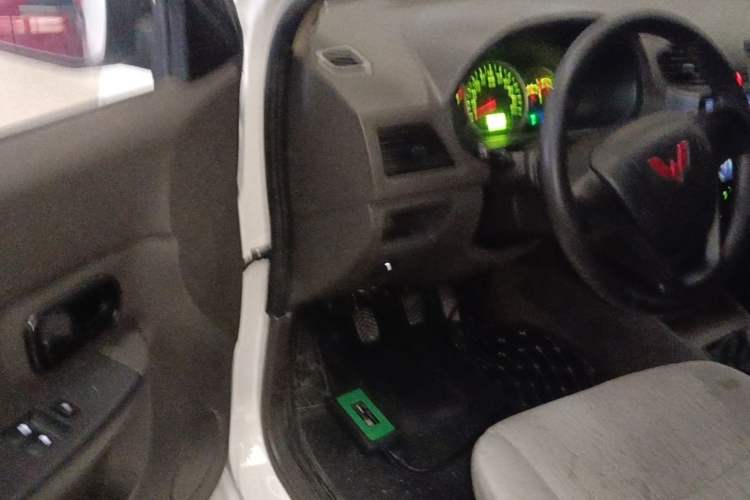 Used Wuling Hongguang 2021 1.5L Revised S Base Version with Electric Power Steering LAR Driver Seat