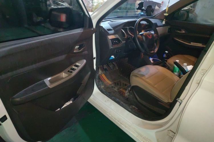 Used Wuling Hongguang 2021 1.5L Facelifted S Comfort Version with Electric Power Steering LAR Driver Seat