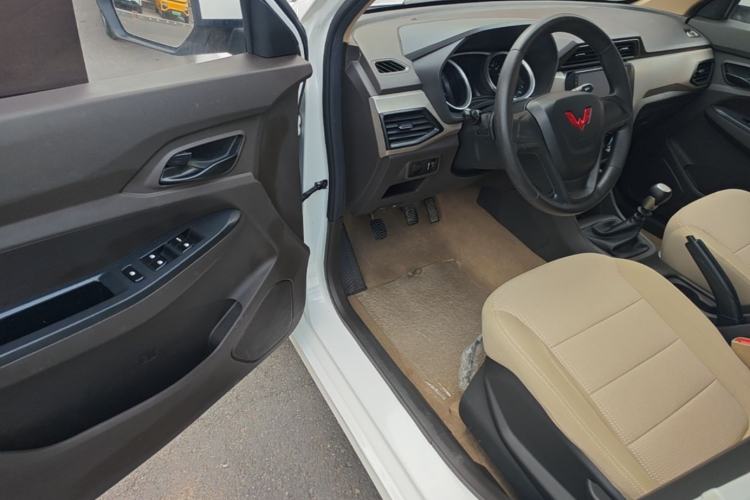 Used Wuling Hongguang 2021 1.5L Revised S Standard Version with Electric Power Steering LAR Driver Seat