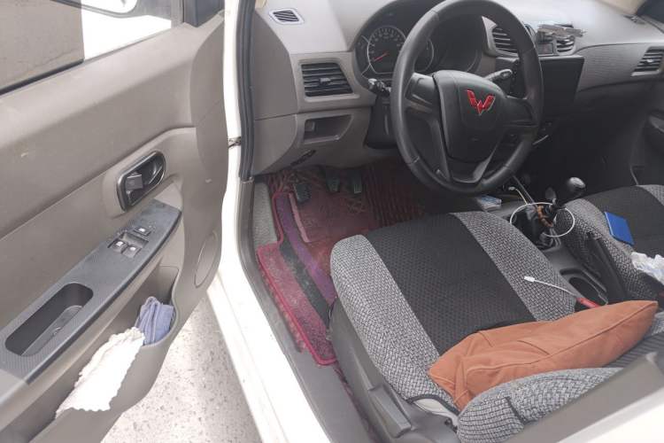 Used Wuling Hongguang 2021 1.5L Revised S Standard Version with Electric Power Steering LAR Driver Seat