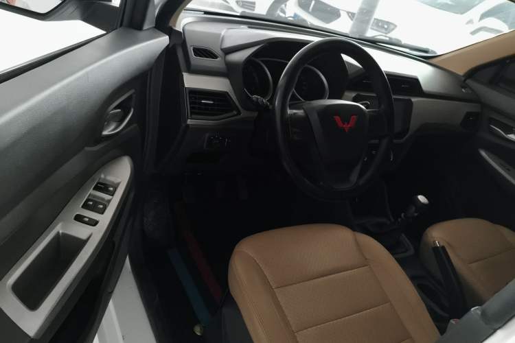 Used Wuling Hongguang 2021 1.5L S Comfort Edition LAR Driver Seat