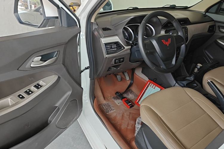 Used Wuling Hongguang 2021 1.5L S Comfort Edition LAR Driver Seat