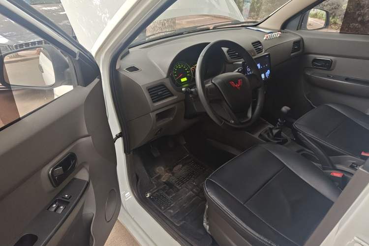 Used Wuling Hongguang 2021 1.5L Revised S Base Version with Electric Power Steering LAR Driver Seat