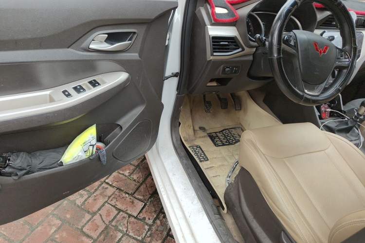 Used Wuling Hongguang 2021 1.5L S Comfort Edition LAR Driver Seat