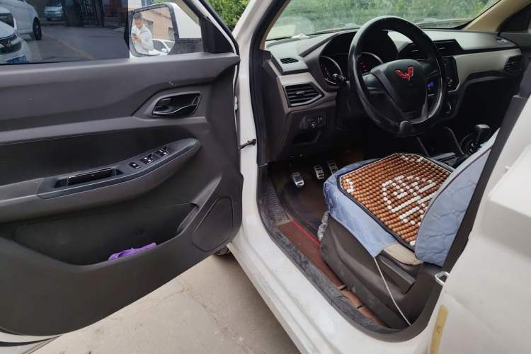 Used Wuling Hongguang 2021 1.5L Revised S Standard Version with Electric Power Steering LAR Driver Seat