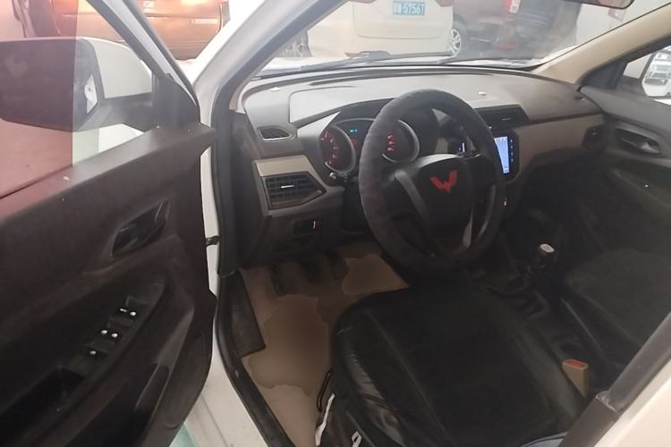 Used Wuling Hongguang 2021 1.5L Revised S Standard Version Hydraulic-Power-Assisted LAR Driver Seat