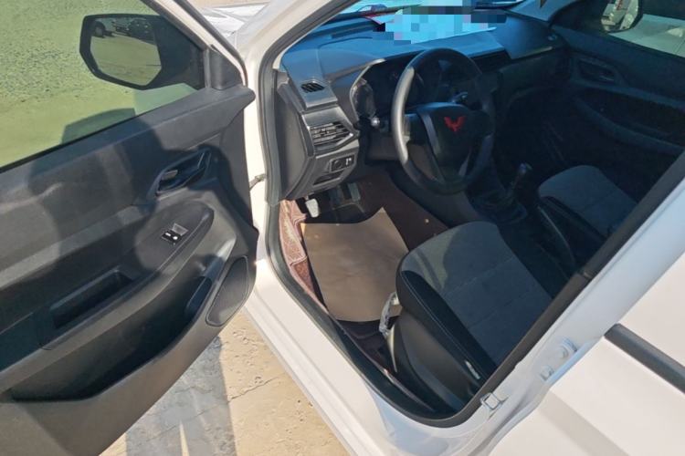 Used Wuling Hongguang 2021 1.5L Revised S Base Version Hydraulic Power Steering LAR Driver Seat