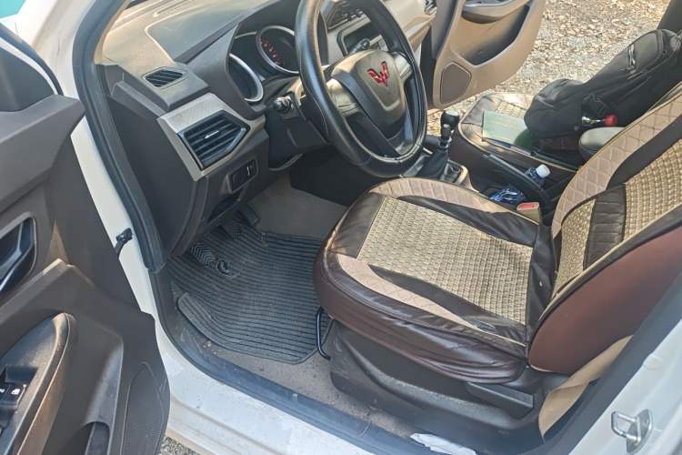 Used Wuling Hongguang 2021 1.5L S Standard Version LAR Driver Seat