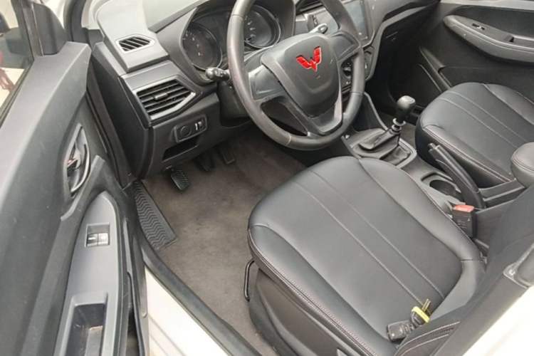 Used Wuling Hongguang 2021 1.5L Revised S Base Version with Electric Power Steering LAR Driver Seat