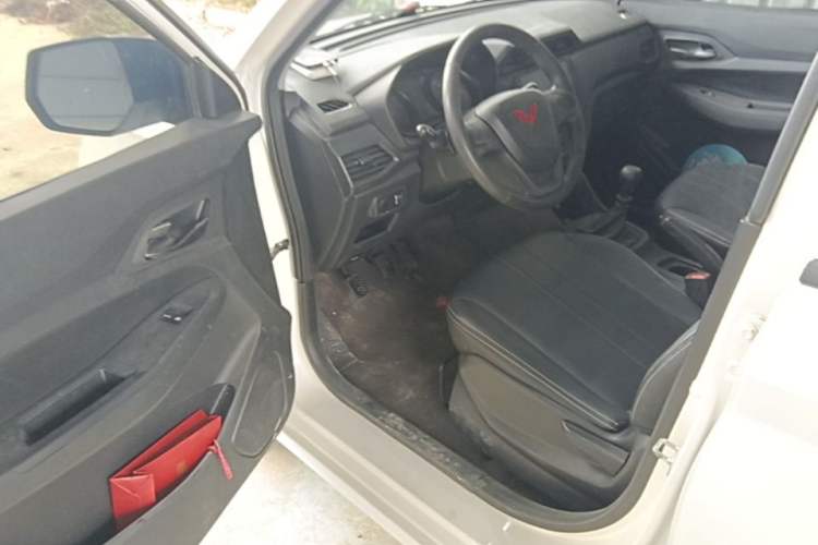 Used Wuling Hongguang 2021 1.5L Revised S Base Version with Electric Power Steering LAR Driver Seat