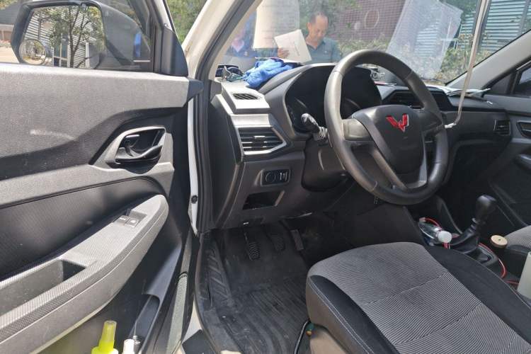 Used Wuling Hongguang 2021 1.5L Revised S Base Version Hydraulic Power Steering LAR Driver Seat