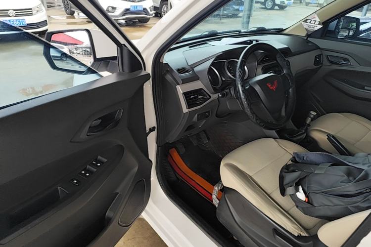 Used Wuling Hongguang 2021 1.5L S Standard Version LAR Driver Seat