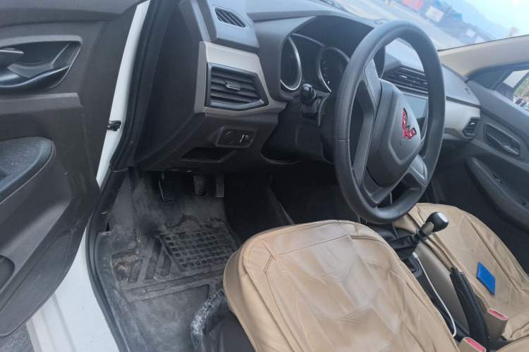 Used Wuling Hongguang 2021 1.5L Revised S Standard Version with Electric Power Steering LAR Driver Seat
