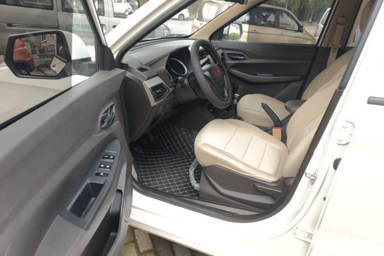 Used Wuling Hongguang 2021 1.5L Revised S Standard Version Hydraulic-Power-Assisted LAR Driver Seat