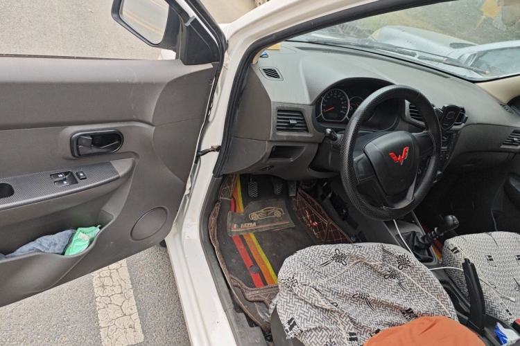 Used Wuling Hongguang 2021 1.5L Revised S Base Version Hydraulic Power Steering LAR Driver Seat
