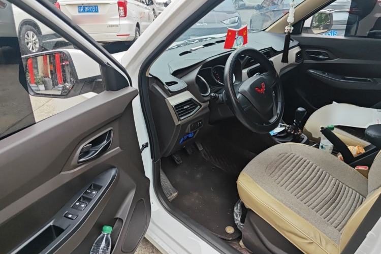 Used Wuling Hongguang 2021 1.5L S Standard Version LAR Driver Seat