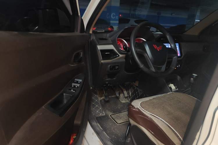 Used Wuling Hongguang 2021 1.5L S Standard Version LAR Driver Seat