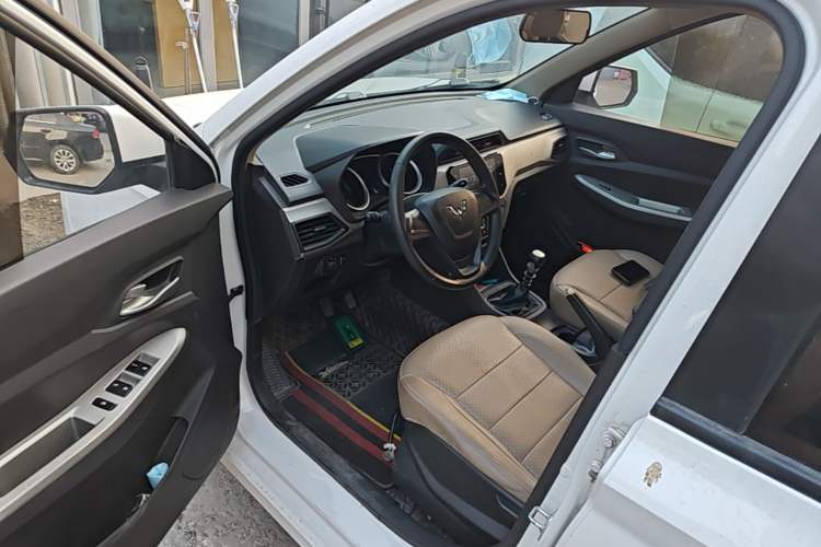 Used Wuling Hongguang 2021 1.5L S Comfort Edition LAR Driver Seat