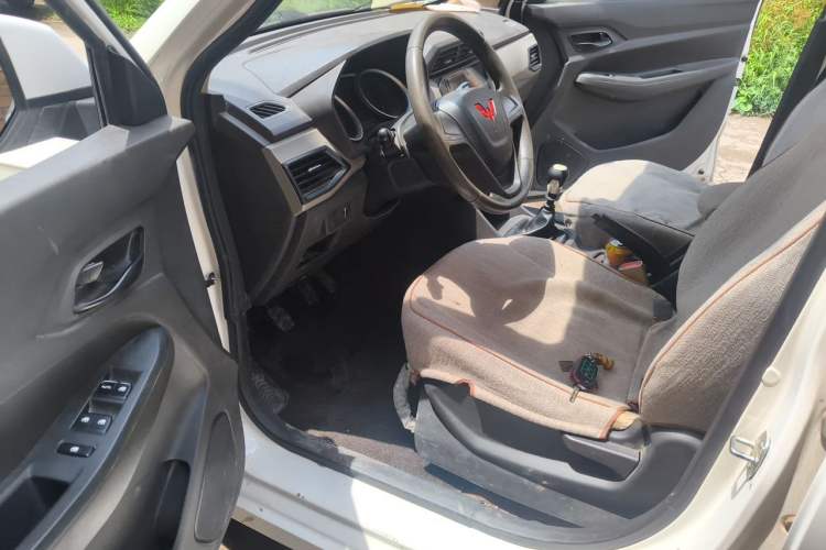 Used Wuling Hongguang 2021 1.5L Revised S Standard Version with Electric Power Steering LAR Driver Seat