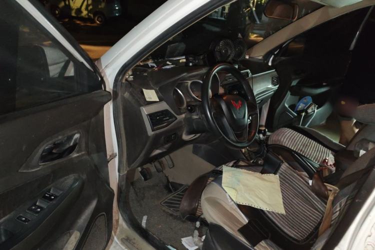 Used Wuling Hongguang 2021 1.5L Revised S Standard Version Hydraulic-Power-Assisted LAR Driver Seat