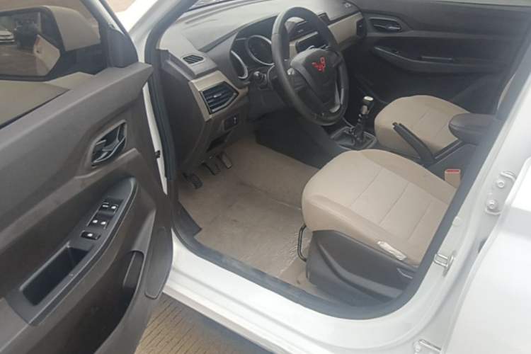 Used Wuling Hongguang 2021 1.5L Revised S Standard Version with Electric Power Steering LAR Driver Seat