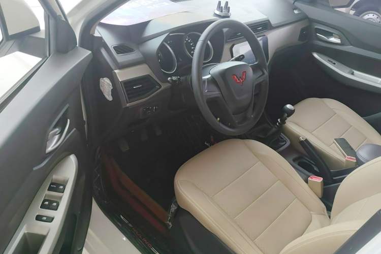Used Wuling Hongguang 2021 1.5L Facelifted S Comfort Version with Electric Power Steering LAR Driver Seat