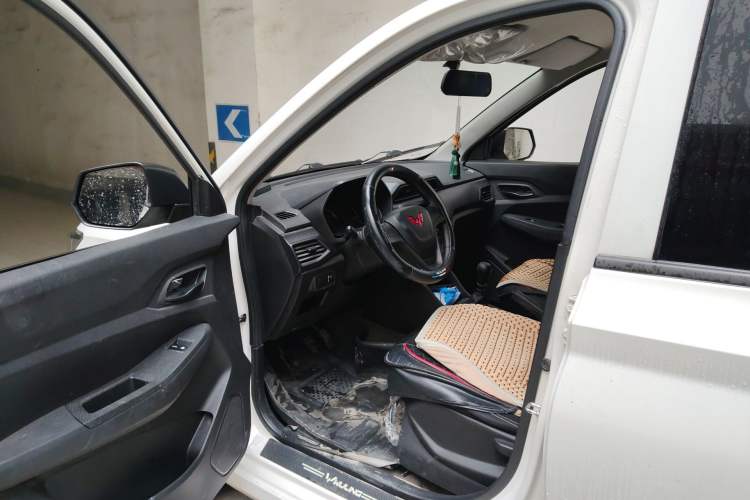 Used Wuling Hongguang 2021 1.5L Revised S Base Version with Electric Power Steering LAR Driver Seat