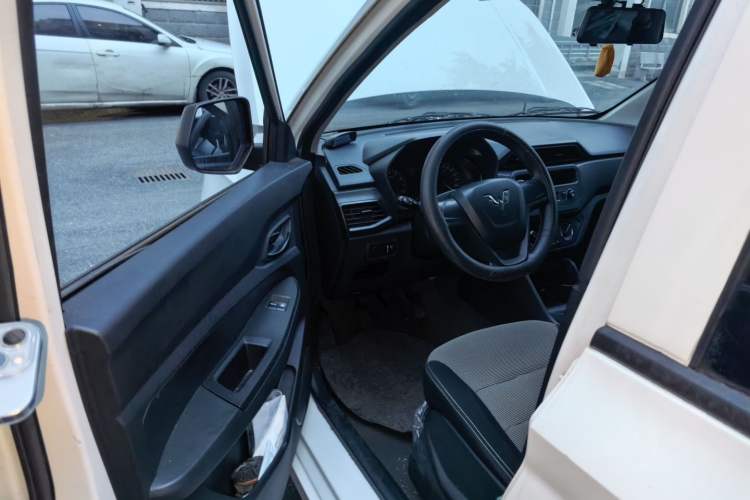 Used Wuling Hongguang 2021 1.5L Revised S Standard Version with Electric Power Steering LAR Driver Seat