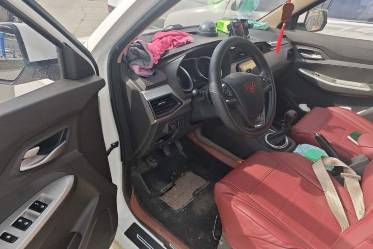 Used Wuling Hongguang 2021 1.5L Facelifted S Comfort Version with Electric Power Steering LAR Driver Seat
