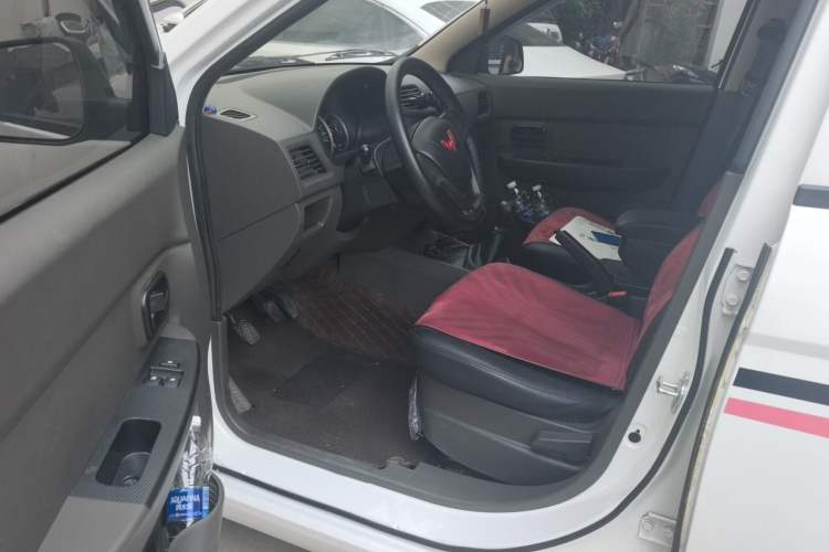 Used Wuling Hongguang 2021 1.5L Revised S Base Version Hydraulic Power Steering LAR Driver Seat