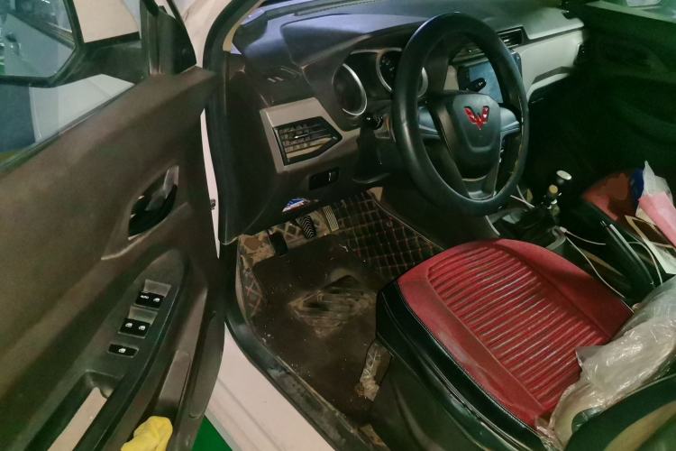 Used Wuling Hongguang 2021 1.5L S Standard Version LAR Driver Seat