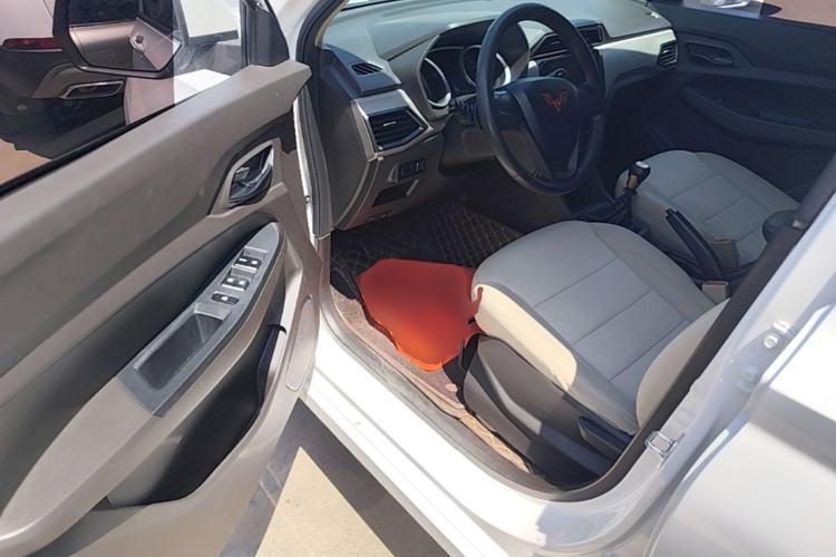 Used Wuling Hongguang 2021 1.5L S Standard Version LAR Driver Seat