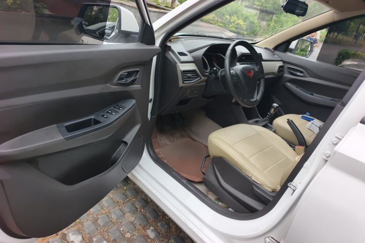 Used Wuling Hongguang 2021 1.5L S Standard Version LAR Driver Seat