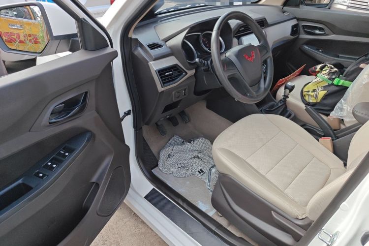 Used Wuling Hongguang 2021 1.5L Revised S Standard Version with Electric Power Steering LAR Driver Seat