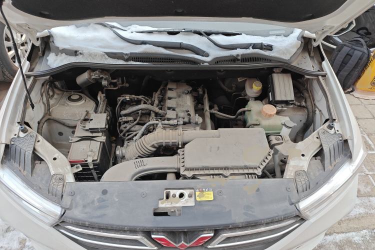 Used Wuling Hongguang 2021 1.5L Facelifted S Comfort Version with Electric Power Steering LAR Engine Bay