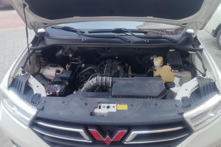Used Wuling Hongguang 2021 1.5L S Comfort Edition LAR Engine Bay