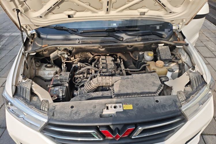 Used Wuling Hongguang 2021 1.5L S Standard Version LAR Engine Bay